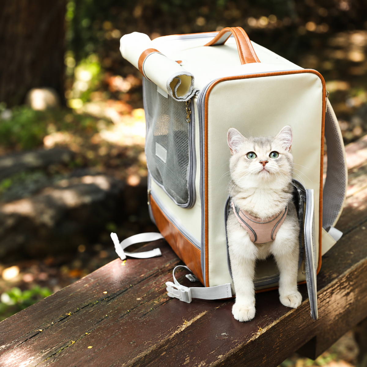 with Cat Voyage リュック型ペットキャリーバッグ 猫 小型犬 大容量 3方向メッシュ窓付き 通気設計